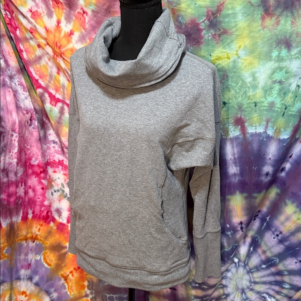 LULULEMON FUNNEL NECK PULLOVER🖤